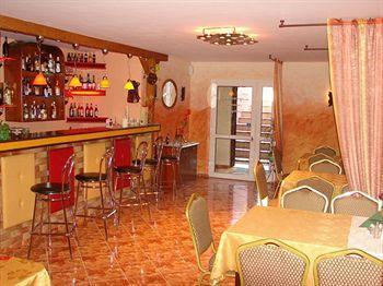 Hôtel Sloneczny Dom à Dziwnówek Extérieur photo
