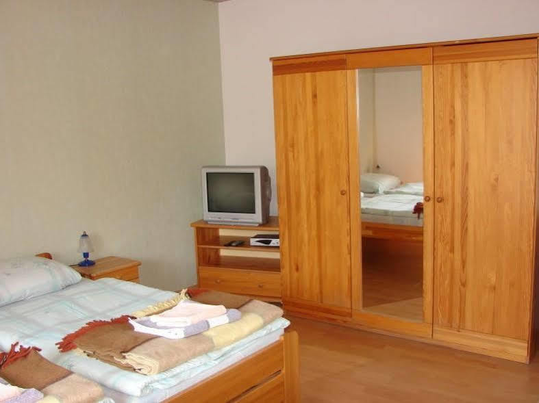 Hôtel Sloneczny Dom à Dziwnówek Extérieur photo