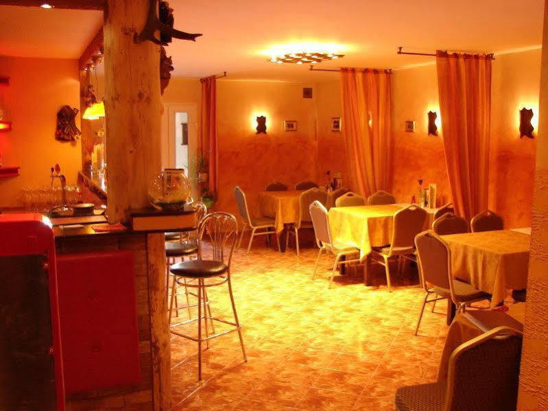 Hôtel Sloneczny Dom à Dziwnówek Extérieur photo